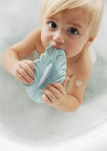 Carica l'immagine nel visualizzatore di Gallery, Water shark