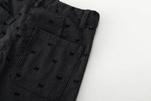 Carica l&#39;immagine nel visualizzatore di Gallery, Pantaloni in microvelluto a coste con stampa a cuori JGI95794
