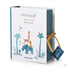 Carica l&#39;immagine nel visualizzatore di Gallery, Cofanetto Nascita Italiano, Dolci Ricordi dell&#39;infanzia, Sous mon Baobab
